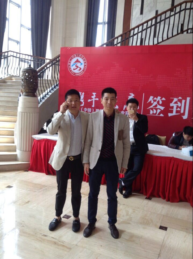 安义玻璃企业家联合会参观广州玻璃工业展(图2)